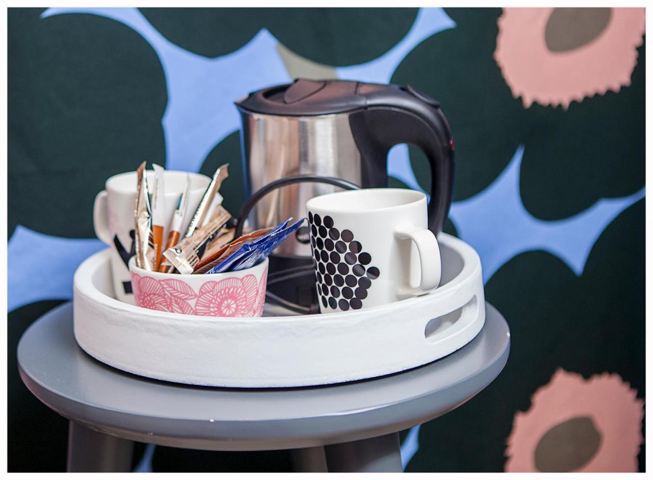 Crystal Arctic Suites روفانييمي المظهر الخارجي الصورة A coffee set